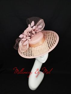 How To Make Fascinators, Church Lady Hats, Barbie Hat, Stage Set Design, Types Of Hats, Head Pieces, Kentucky Derby Hats, Royal Style