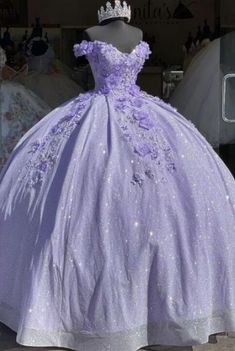 Lavender Ball Gown, Vestido Color Lila, Lavender Quinceanera Dresses, Lavender Quinceanera, Sparkly Ball Gown, Purple Ball Gown, Xv Dresses, Purple Quince, Quinceanera Themes Dresses