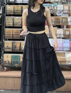 Black Flowy Skirt Outfit Summer, Black Boho Skirt Outfit, Long Black Skirt Aesthetic, Black Long Skirt Outfit Summer, Long Black Skirt Outfit Casual, Long Black Skirt Outfit Aesthetic, Black Tiered Skirt Outfit, Long Black Skirt Outfit Summer, Black Flowy Skirt Outfit