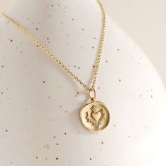 Inspired by Valerie's heritage and a timeless homage to tradition, our exquisite solid gold Sacred Heart pendant is meticulously crafted and exudes passion, love, faith, and pride. Latina Jewelry, Detailed Jewelry, Perfume Spray, Jewelry Cleaner, Sacred Heart, Soldering, Heart Pendant Necklace, Chain Pendants, Cable Chain