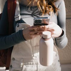 Postpartum is thirsty-work. This 500ml/16 oz. premium reusable bottle in blush features a luxe, matte finish and a durable, double-walled stainless steel design. It's vacuum-insulated to keep liquids cold for up to 24 hours and hot for up to 12 hours. Includes a custom silicone strap to carry or clip. • Free of BPA, BPS & Phthalates• 100% Reusable• Condensation and Leak-proof• Easy to clean just with soapy water• No microwave/freezer Postpartum Recovery Kit, Water Bottle Crafts, Infant Feeding Guide, C Section Recovery, Mom Gifts Box, Health Guide, Reusable Bottle, Postpartum Recovery, Insulated Bottle