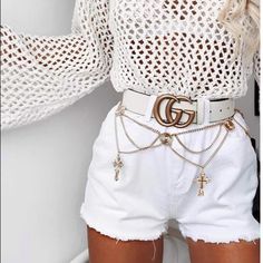 White High Waisted Shorts. A Uk 14 Which Is Like A Is 10 White Shorts Outfit, Glamorous Evening Dresses, Shorts Outfit, Shorts White, Mom Shorts, High Waisted Shorts, White Roses, Short Outfits, White Shorts