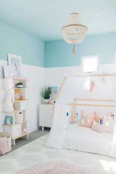 Mint Green Playroom, Blue Bedrooms For Girls Ideas, Blue Bedroom Girl Rooms, Pink And Blue Kids Room, Blue Toddler Girl Room, Blue Bedroom Paint Ideas, Light Blue Kids Room, Blue Bedroom Ideas For Girls, Light Blue Girls Room