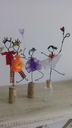 Cork People, Dekorasi Halloween, Wire Art Sculpture, Wine Cork Crafts, Wine Corks, Cork Crafts, Recycled Art, Wire Sculpture, Wire Crafts