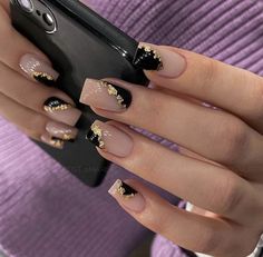 Foil Nail Designs, Black Gold Nails, Unghie Sfumate, Foil Nail Art, Wow Nails, Work Nails, Black Nail, Foil Nails, Pink Acrylic Nails