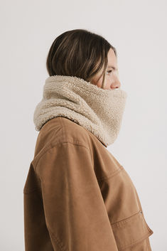 cozy winter accessories snood neck warmer winter accessories winter styling what to wear in the cold weather Winter Essentials, Stay Cozy, Neck Warmer, Pull Ups, The Face, Street Style