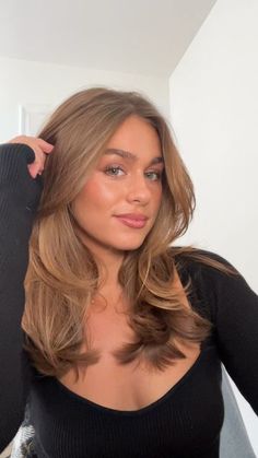 Emily Billings Hair, Light Brown Hair Brown Skin, Light Brown Hair Makeup, Super Light Brown Hair, Highlights In Light Brown Hair, Pretty Brunette Hair, Brown Hair Light Skin, Kosas Foundation, Light Skin Brown Hair