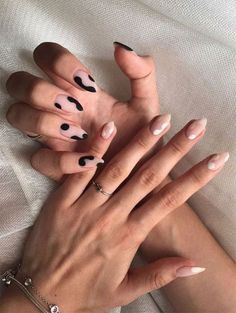 Mismatched Nails, Leopard Nail Designs, Black Gel Nails, New Nail Trends, Pink Gel, Animal Doodles, Leopard Nails, Classic Nails, Almond Nails Designs