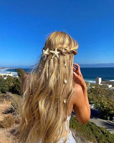 Vacation Hairstyles, Ocean Girl, 일본 패션, 사진 촬영 포즈, Mermaid Hair, Dream Hair, Beach Hair, Aesthetic Hair, Beach Girl