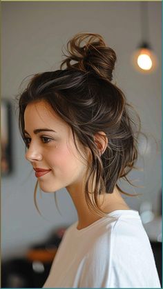 Hairstyle inspo for short hair | bob hairstyle | how to style short hair Kort Bob, Penteado Cabelo Curto, Cute Hairstyles For Short Hair, Hairstyles For Short Hair, Hairstyles For Women, Short Haircuts, Short Hair Cuts For Women, Short Hairstyles For Women, Messy Bun