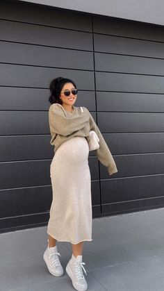 Fall Maternity Outfits, Winter Maternity Outfits, Trendy Maternity Outfits, Maternity Street Style, A Pregnant Woman, Preggo Fashion