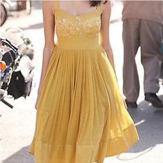 Questions? Leave A Comment Below! Camille Styles, Anita Dongre, Mode Inspiration, Looks Vintage, Look Chic, Yellow Dress, Sweet 16, Look Fashion, Pretty Dresses