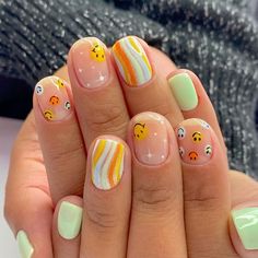 Hello beautiful girls, how are you? for me, today was not my day because I had to practice at the hospital and wow they treated me badly a... Cute Short Nails, Cute Simple Nails, Simple Gel Nails, Summery Nails, Her Nails, Cute Gel Nails, Nails For Kids, Smiley Faces, Short Acrylic Nails Designs