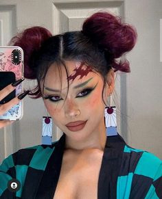 Female Tanjiro Cosplay Ideas, Tanjiro Halloween Costume, Iconic Hot Halloween Costumes, White Hair Costume Ideas, Cosplay With Red Hair, Women's Halloween Costume Ideas, Curly Hair Characters Halloween, Asian Halloween Ideas Costumes, Red Head Cosplay