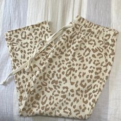 Comfy Capri Length Lounge Pants. Beautiful Animal Print. Brand New! Cozy White Bottoms For Relaxation, Casual Cream Bottoms For Loungewear, Casual Cream Loungewear Pants, Casual Cream Lounge Pants, Cream Casual Loungewear Pants, Casual Cream Pants For Loungewear, Cream Cotton Lounge Pants, Cream Cotton Pants For Lounging, Comfy Beige Bottoms For Loungewear