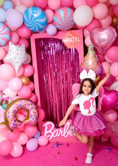 Barbie One Tier Cake, Barbie Movie Premiere Party, Barbie Birthday Party Outfit Dresses, Barbie Birthday Picture Ideas, Indoor Barbie Birthday Party, Barbie Princess Birthday Party, 5th Birthday Decorations Girl, Barbie Birthday Party 5, Birthday Theme Barbie