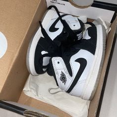 Brand New Never Used White / Black White Sneakers With Soft Sole For Streetwear, Black High-top Sneakers With Soft Sole, Shoes Jordan 1, Baby Jordans, Baby Color, White Jordans, Shoes Jordan, Jordan Black, Girly Shoes