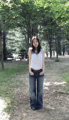 Trendy Photoshoot, Chinese Douyin, Korean Fashion Grunge, Y2k Acubi, Simple Streetwear, Photoshoot Pictures, Rok Midi, Acubi Fashion, Trendy Tiktok