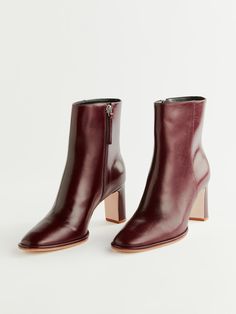 Gillian Ankle Boot - Sustainable Shoes | Reformation Vagabond Shoes, Timeless Boots, How To Wear Ankle Boots, Leather Biker Boots, Casual Ankle Boots, Trending Boots, Funky Fashion, Boots Fall, Boot Sandals