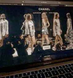 Fashion Runway Aesthetic, Serena And Blair, Chanel Girl, Runway Aesthetic, Fashionshow Runway, Super Rich Kids, Nyc Life, Chanel Haute Couture, Model Aesthetic