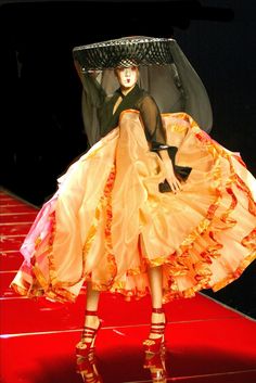 galliano Zuhair Murad, Christian Lacroix, Fantasy Fashion