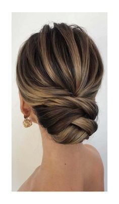 Medium Length Hair Wedding, Gorgeous Wedding Hairstyles, Sanggul Modern, Prom Hair Updo, Hairstyles Prom, Mother Of The Bride Hair, Up Dos For Medium Hair