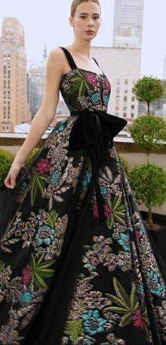 Teuta Matoshi, Black Velvet Ribbon, Celebrity Inspired Dresses, Taffeta Fabric, Red Carpet Gowns, Fashion Couture, Gorgeous Gowns, Velvet Ribbon, Mermaid Dresses