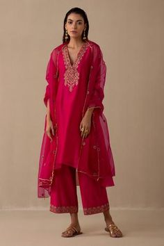 Shop for Sureena Chowdhri Magenta Silk Chanderi Inayat Kurta Palazzo Set for Women Online at Aza Fashions Sureena Chowdhri, Kurta Palazzo Set, Organza Embroidery, A Line Kurta, Pink Tunic, Palazzo Set, Organza Dupatta, Suit Designs, Kurta Designs