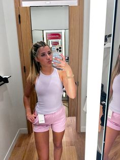 Dressing Room Selfie, Sports Outfits, Selfie Mirror, Athletic Clothing, Gym Fits, Teen Life, Mirror Pic, Summer Styles, Athletic Outfits