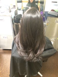 subtle pretty layers.  Instagram: @hair_by_kelsey_ Layers At End Of Hair, Softly Layered Hair, Mid Hair Layers Straight, Un Styled Layers, Straight Hair With Front Layers, Subtle Front Layers, Straight Brown Hair Layers, Thinned Out Layers, Straight Hair No Layers