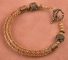 Viking Knit Tutorial - Intro to Viking Knit Jewelry Viking Knit Tutorial, Knit Tutorial, Viking Knit Jewelry, Wire Knitting, Knit Bracelet, Knit Jewelry, Viking Knit, Bijoux Fil Aluminium, Wire Crochet