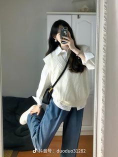 Korean Fashion 2024, Spring Korean Outfit, Korean Minimalist Outfit, Outfit Korean Style, Outfit Korean, Korean Casual Outfits, All Jeans, Everyday Fashion Outfits, Casual Day Outfits