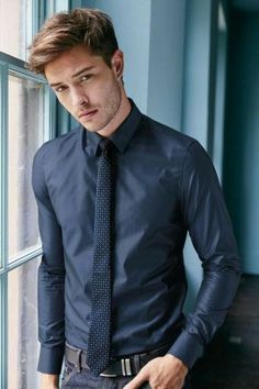 Chico Lachowski, Shirt And Tie, Francisco Lachowski, Boys Over Flowers, Photography Poses For Men, Boys Haircuts, Poses For Men, Blue Shirt