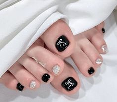 Nail Chan, Tulip Nails, Feet Nail Design, Purple Acrylic Nails, Pretty Toe Nails, Beauty Nails Design, Edgy Nails, Nail Box