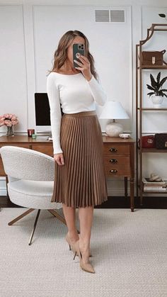 Pleated Skirt Professional Outfit, Office Christmas Party Outfit Cocktail, College Professor Aesthetic Woman, Corporate Fashion Office Chic Classy Work Outfits Business Casual, Asian Work Outfit, Gen Z Professional Outfits, Boss Babe Aesthetic Outfit, Therapist Fits, Professor Outfits Women