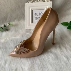 Shipping: Worldwide Express Shipping AvailableDelivery time: 7-15Days Fast ShippingReturns: Fast refund, 100% Money Back Guarantee. Low Heel Flats, Bow Women, Cinderella Shoes, Floral Heels, Bow Pumps, Cute Heels, Pump Types, Glitter Bow, Simple Bags