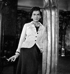 Coco Chanel Pictures, Chanel Pictures, Coco Chanel Fashion, Mademoiselle Chanel, Moda Chanel, 19 August, Robert Mapplethorpe, Mode Chanel, Chanel 19