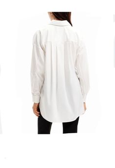 A long-sleeve shirt with big lettering , illustrations and messages on the front. Shirt collar Long sleeves Button fastening Livaeco viscose