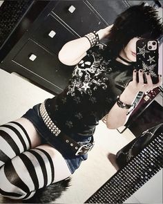 Emo girl style rawr xd outfit idea aesthetic inspo scene girl alt girl grunge aesthetic 2000s y2k 2010s Goth Grunge Aesthetic, Emo Fits, Emo Girl, Scene Outfits, Alt Outfits, Scene Girls, Scene Fashion, Emo Outfits, Estilo Punk