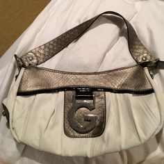 Never Used Vintage Guess Bag Outfit, Old Guess Bag, Vintage Guess Shoulder Bag, Guess Y2k Bag, Guess Handbag, Guess Bags Black, Bags Guess, Guess Handbags, Guess Bags