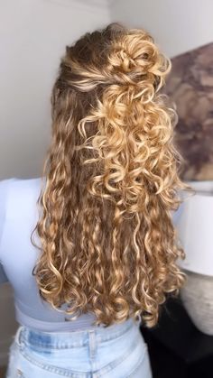 Candace Stuller | Tried this viral half-up hairstyle and LOVE it on curly hair! 😍 Save to try later! Yes or no?! *Just flipping through the bun! Then I... | Instagram Wedding Looks For Curly Hair, Homecoming Hairstyles For Long Curly Hair, Hairstyles For Curly Hair Homecoming, Naturally Curly Hair Wedding Styles Half Up, Low Ponytail Hairstyles Curly Hair, Curly Hoco Hair, Cute Hair For Curly Hair, Half Up Half Down Curly Hair Styles