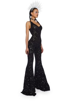 cuz you’ve got them mesmerized. This jumpsuit has a stretchy sequin construction, flare pants, an open back, and cross straps. Black Jumpsuit Outfit, Glitter Jumpsuit, Ideal Aesthetic, Mesh Jumpsuit, Birthday Inspo, Flare Jumpsuit, Sequin Jumpsuit, Jumpsuit Outfit, Free Socks