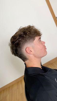 Mohawk Perm Men, Mohawk Men Short, Subtle Mohawk Men, Mohawk Fade Men, Mohawk Mullet Mens, Short Mohawk Fade, Fohawk Haircut Fade, Fohawk Haircut, Mullet Short