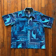 Rare Vintage 70s Spectrum Hawaiian Collection Single Stitch Men's Blue White Ocean Waves Hawaiian Multi Pattern Short Sleeve Button Up Shirt. Retro Classic Super Old School Dyed Hawaiian Print Streetwear Indie Grunge Preppy Breach Vacation Island Shirt. Straight Cut Boxy Lightweight 100% Combed Cotton Body. Button Close Front With Fold Over Collar. In Amazing Condition. Size - Men - Large L (Fits Like - Men - Medium) #Vintagehawaiianshirt #70shawaiianshirt #Vintage70sbuttonup #Vintagemenshawaiian #Depopbeachshirt Vacation Island, Grunge Preppy, Indie Grunge, Vintage Hawaiian Shirts, Blue Hawaiian, Multi Pattern, Hawaiian Print, Beach Shirts, Short Sleeve Button Up