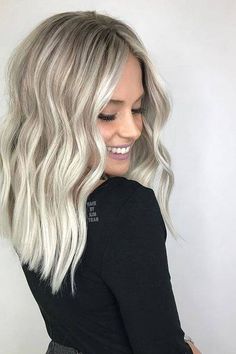 Fresh Hair Colors for Spring: Platinum with Rich Lowlights Platinový Blond, Blonde Hair Colour Shades, Cool Blonde Hair, Spring Hair Color, Hair Color Shades, Fresh Hair