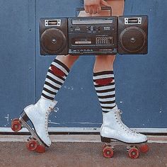 1980s Aesthetic, 80’s Aesthetic, Images Pop Art, Disco Aesthetic, Skating Aesthetic, Roller Disco, Fotografi Vintage, 80s Aesthetic, Music Aesthetic