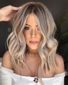 Ash Blonde Hair, Balayage Hair Blonde, Blonde Hair With Highlights, Wavy Bobs, Hair Color Balayage, Blonde Balayage