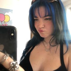 Blue Hair Streaks Short Hair, Blue Hair Inspo Aesthetic, Highlights Color Ideas For Black Hair, Blue And Black Hair With Bangs, Pink And Blue Streaks In Hair, Blue Highlights With Bangs, Hair Dye Ideas Front Strands, Dark Blue Underdye Hair, Blue And Black Hair Aesthetic