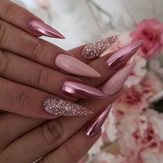 Pink Fall Nails Acrylic, Nude And Chrome Nails, Pink And Silver Nail Designs, Colorful Christmas Nails, Rose Gold Metallic Nails, Rose Pink Nails, Pink Stiletto Nails, White Nails With Gold, Stilleto Nails Designs