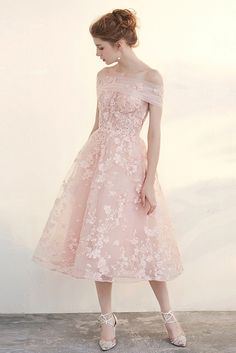 10% off now|Shop low price beautiful pink applique lace tea length tulle formal dress online. Custom-made any size or color. Pro since 2009. Choose Wedding Dress, Wedding Dresses 50s, Tea Length Tulle, Robes D'occasion, Wedding Dress Organza, Wedding Dresses Blush, Tea Length Wedding, Destination Wedding Dress, Pink Wedding Dresses